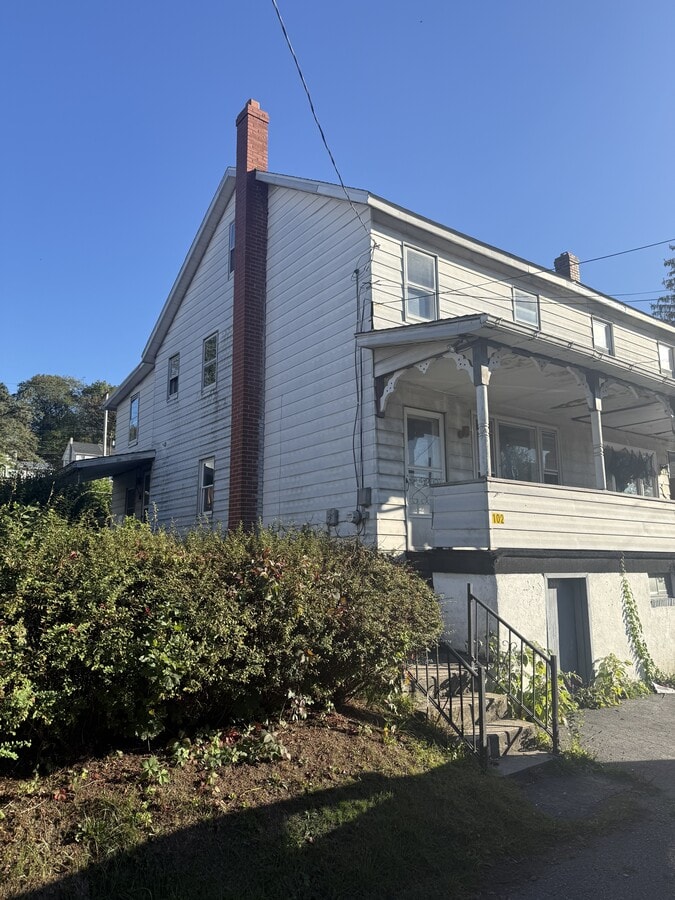 Photo - 102 Greenwood St