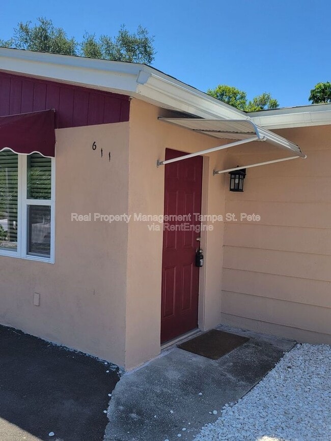 Photo - 611 Lyndhurst St