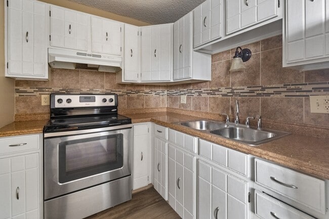 Photo - 791 W Prentice Ave