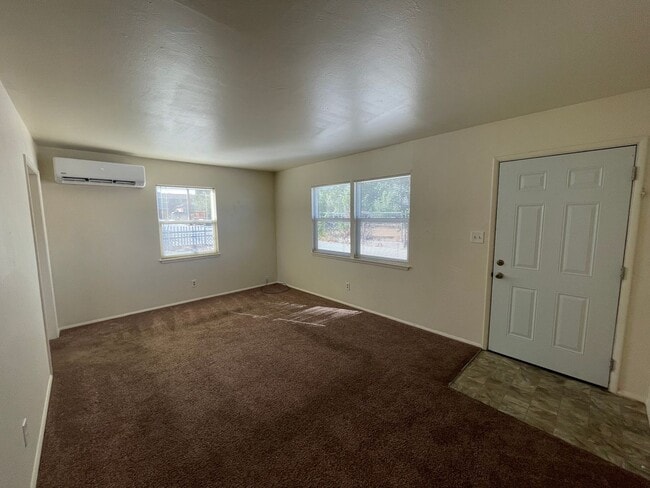 Photo - Cozy 2 BR 1 BA Home in Midtown!