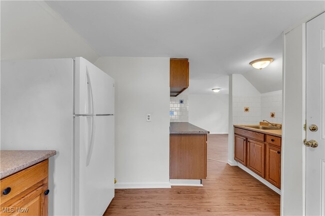 Building Photo - 3571 W 69th St Unit 2/UP