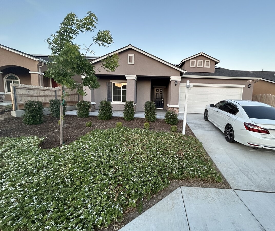 Photo - 909 Grangeville Ave