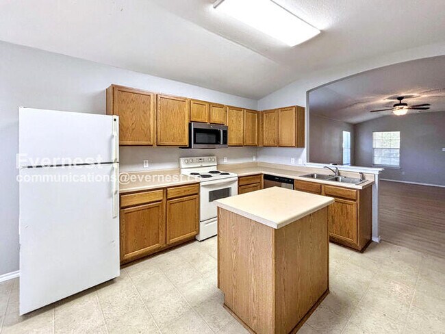 Photo - 306 Mossy Rock Dr