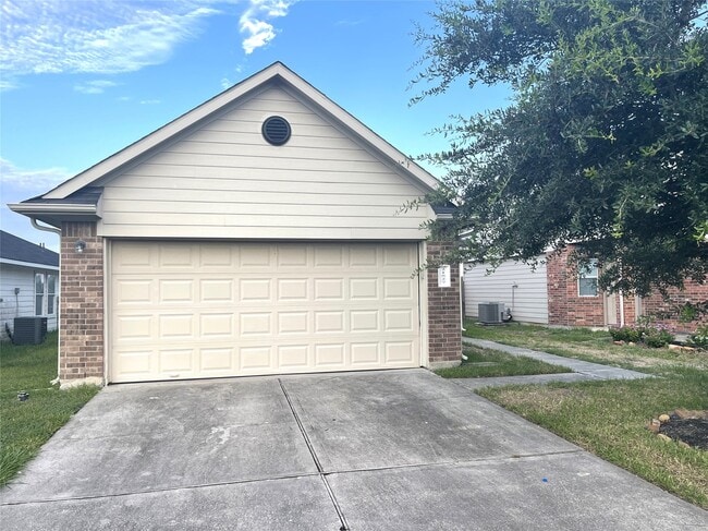 Photo - 21527 Falvel Misty Dr