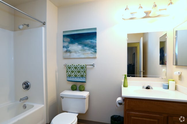 2BR, 1BA - Bathroom