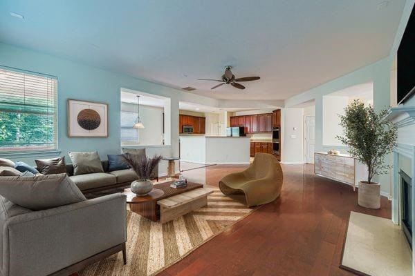 Photo - 700 Kirkly Way