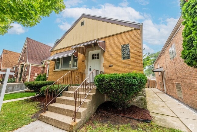 Building Photo - 3526 S 52nd Ct Rental