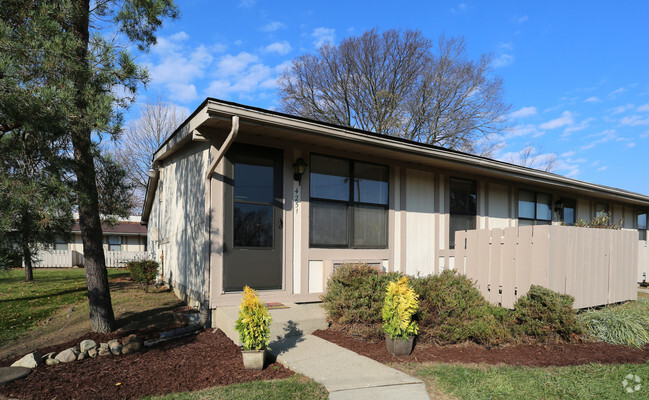 Building Photo - Camellia Court Rental