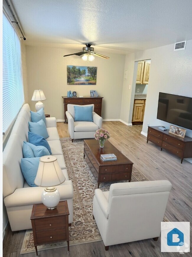 Building Photo - Beautiful 2 bed 1 bath apartment in the he... Unit 103