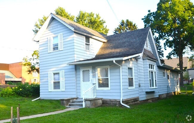 Building Photo - 820 Brown St Rental