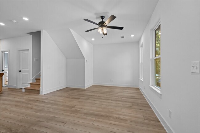 Photo - 576 S Willow Ave