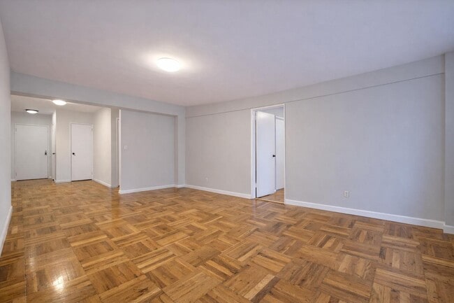 Photo - 525-527 Riverdale Avenue Unit 3G