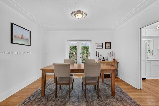 Photo - 1710 Segovia St