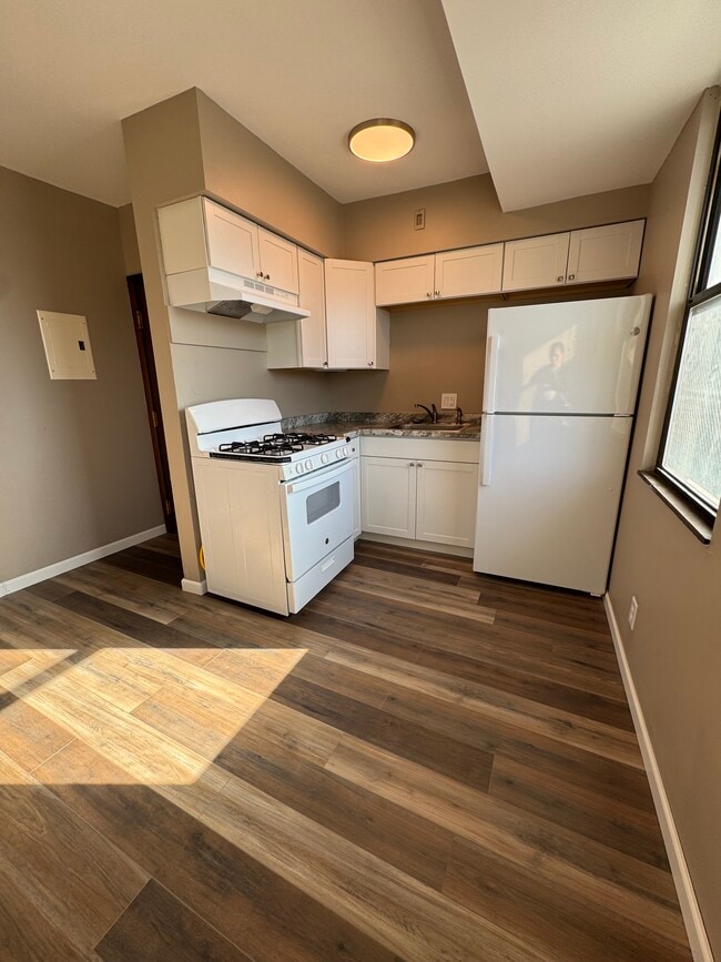 Photo - 2905 Glenmore Ave Unidad 8