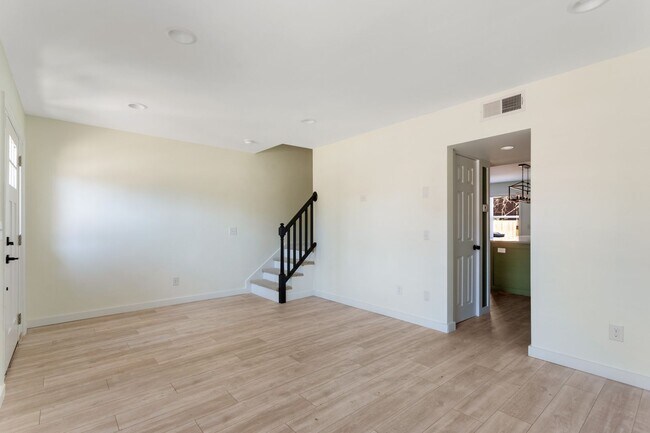 Photo - 124 Drake St