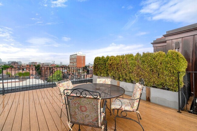 Photo - 347 Marlborough St Unit 2