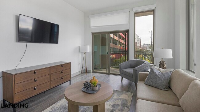 3030 Summer St Unit 242