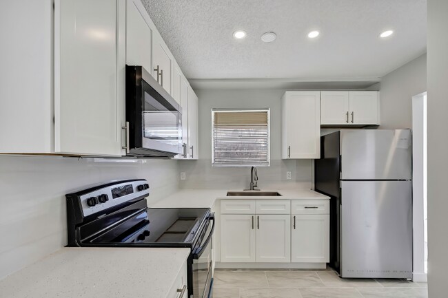 Photo - 10931 W Tidewater Cir Unidad 10981