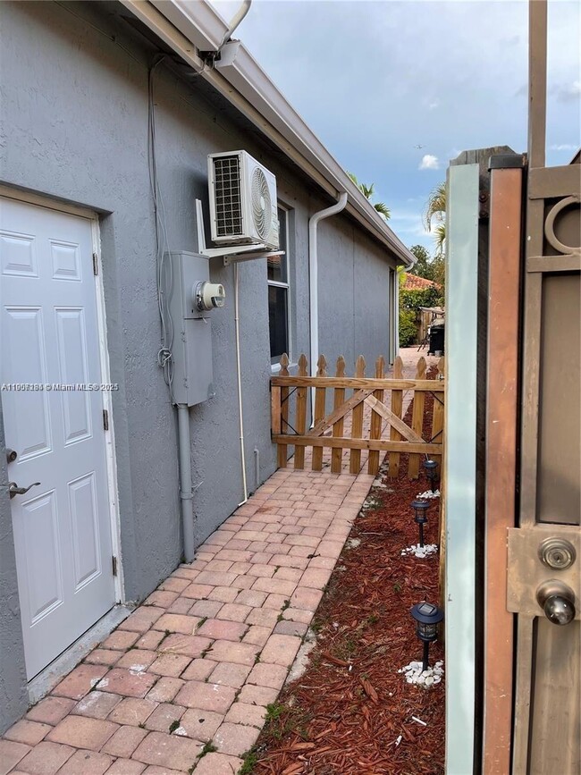 Photo - 1133 NW 135th Ct Unidad 0