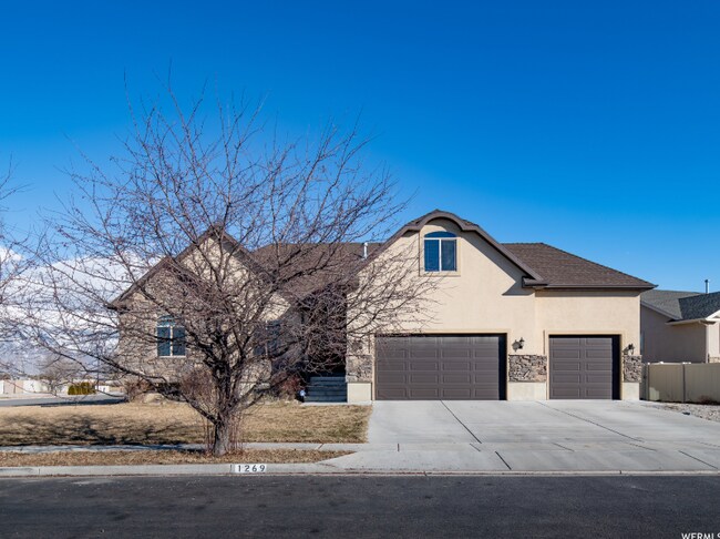Photo - 1269 S 640 W House