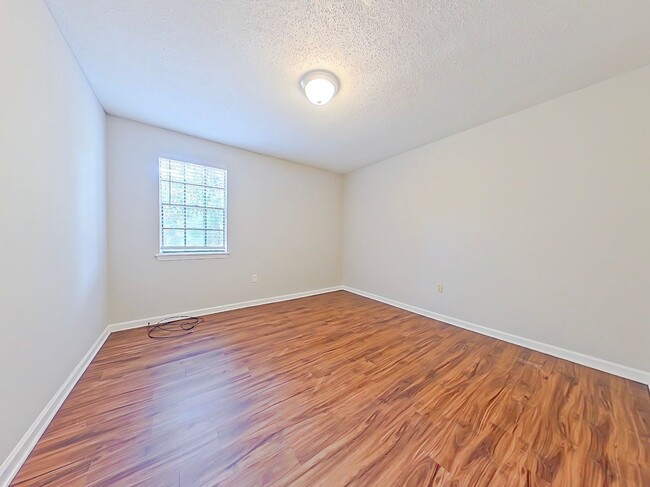850 Brookfield Pkwy