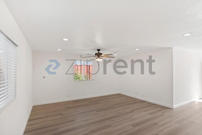 Photo - 3066 Nightingale Pl