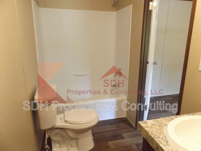 Photo - 204 Martha Ct
