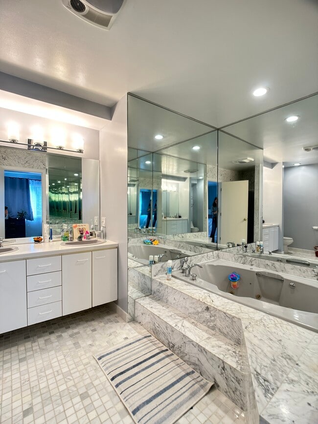 Photo - 241 Perkins St