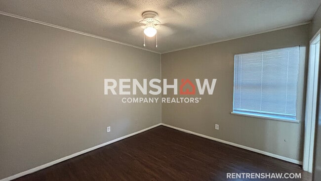 Photo - 2890 Meadowbrook Dr