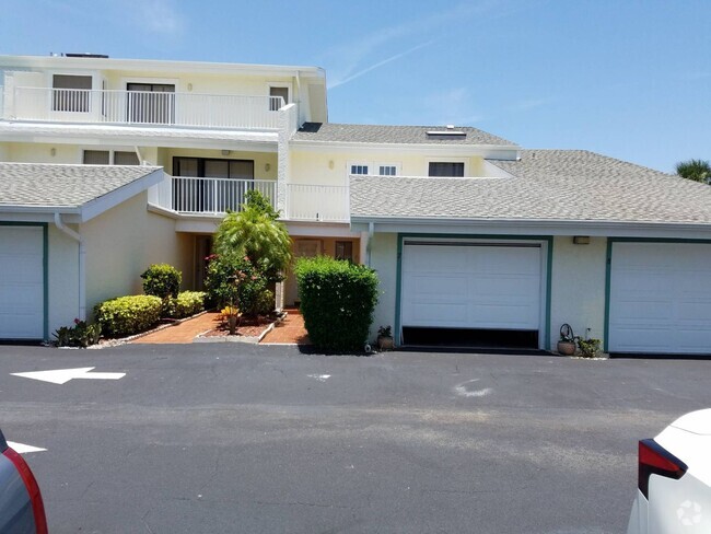 Building Photo - Walk to the Beach or Swim in Community Poo... Rental