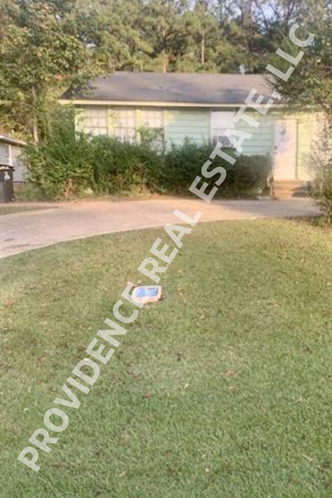 Photo - 2905 Winona Dr House