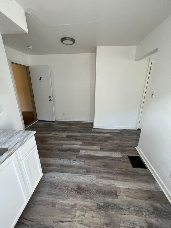 Photo - 250 Basswood Ave