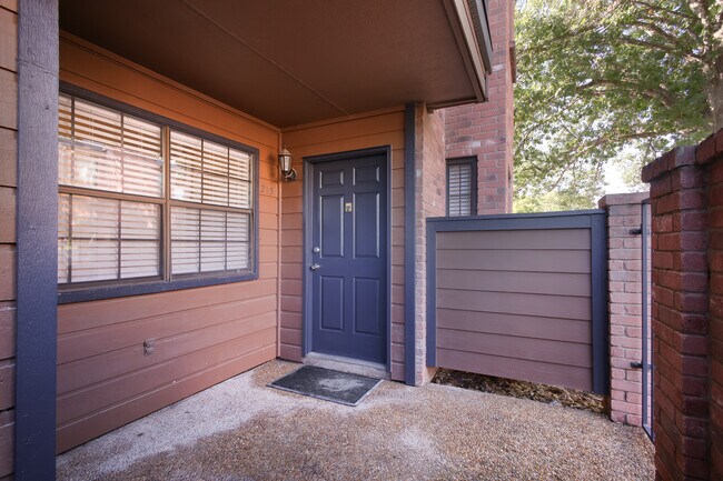 Photo - 4803 Hamilton Wolfe Rd Unit 215