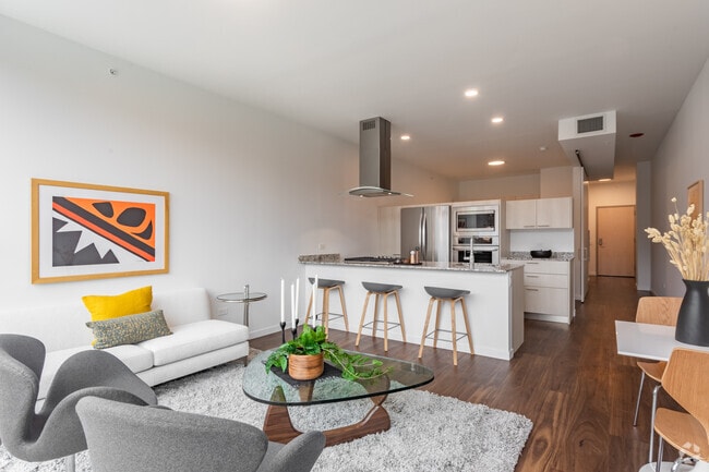 Optima Lakeview