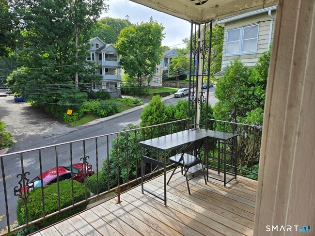 Photo - 921 Cooke St