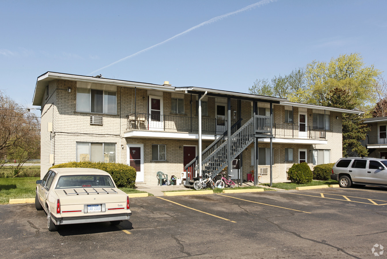 Van Howe Apartments - Van Howe Apartments