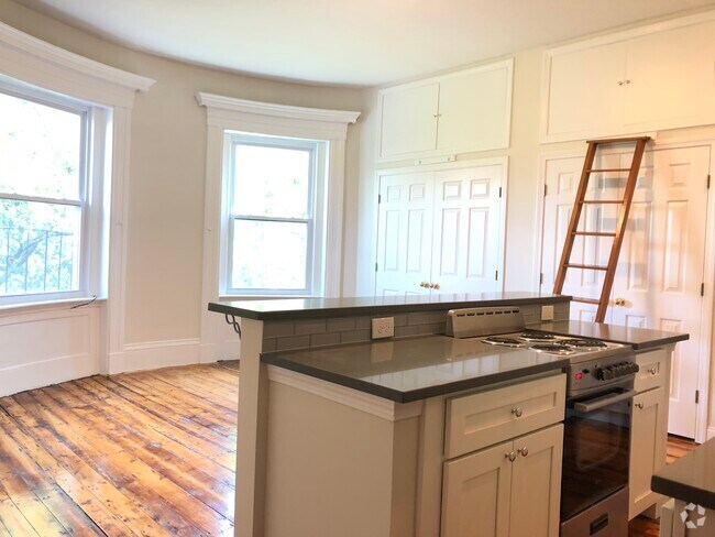 Building Photo - 614 Massachusetts Ave Unit 10 Rental