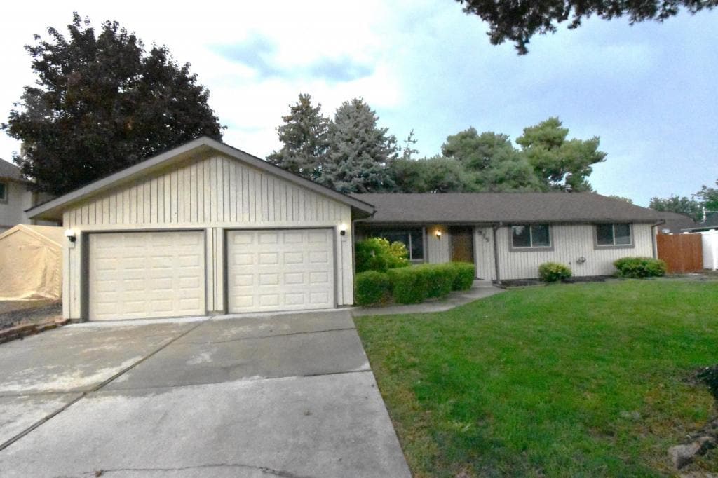 Photo - 215 E Mango Dr House