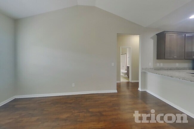 Photo - 820 Ellyson Dr