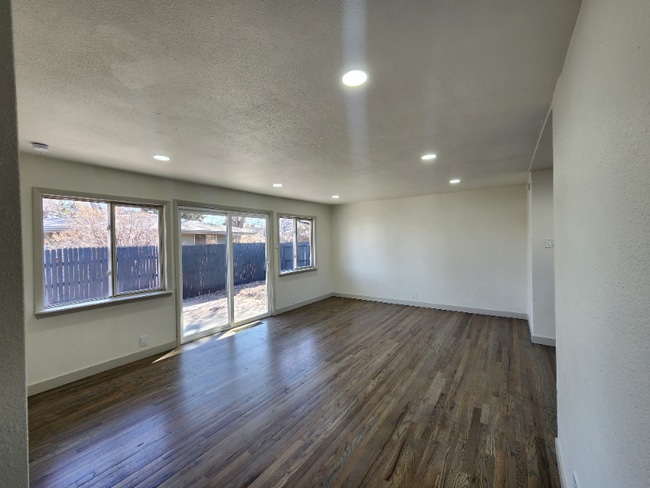 Photo - 860 S Quivas St