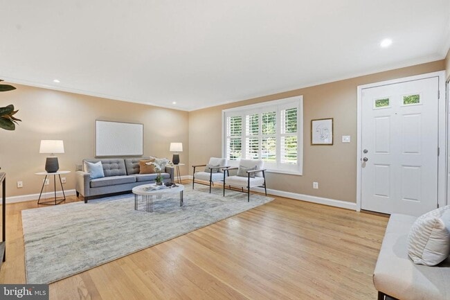 4513 Willet Dr