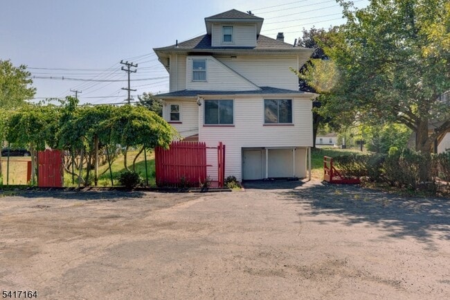 Photo - 120 Newark Pompton Turnpike