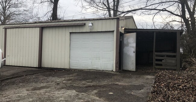 Photo - 305 Swigert Ave