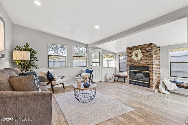 903 Palermo Rd