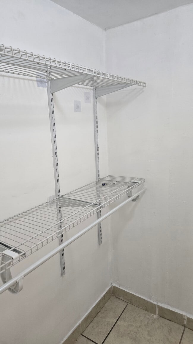 Photo - 2252 SW 10th St