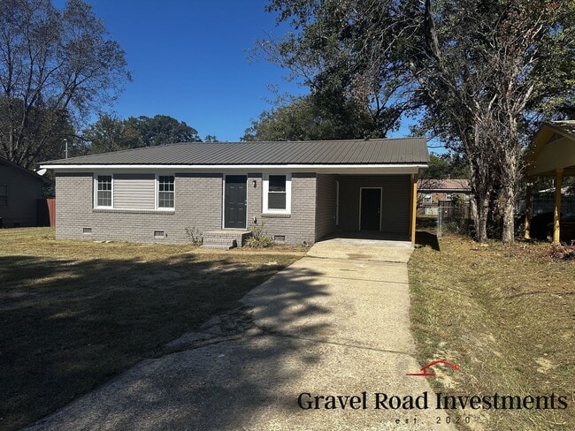 Building Photo - 3BR Home with Fresh Updates