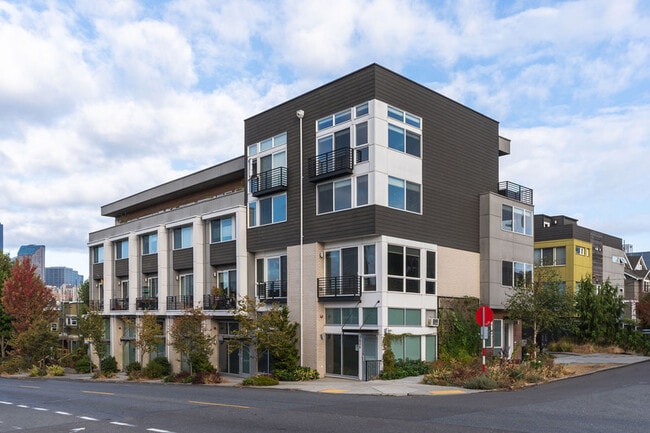 Building Photo - 1626 E Yesler Way