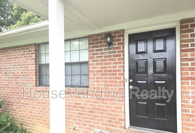 Building Photo - 1905 Meadowview Ln Rental