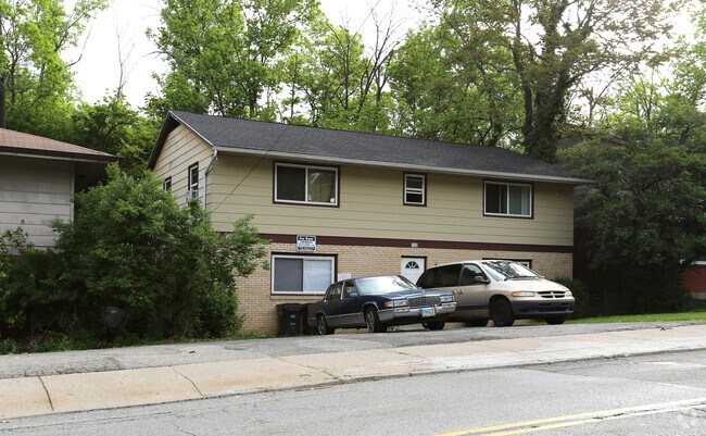 Clinton Springs Quad Apartments - Clinton Springs Quad Apartments