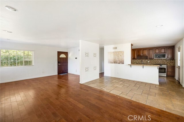 Photo - 7044 White Oak Ave